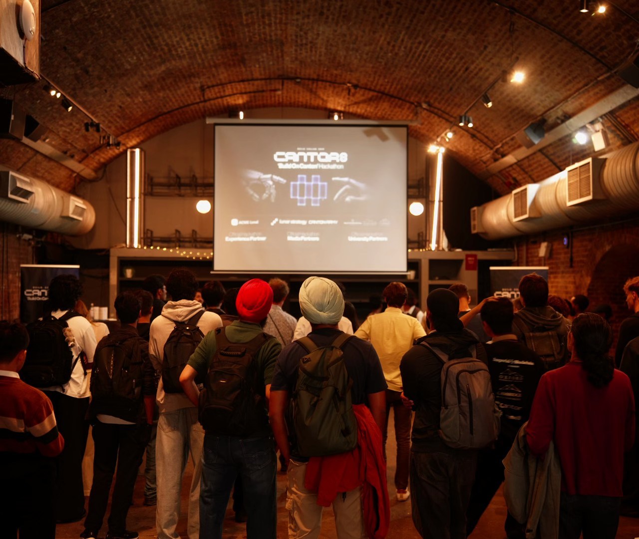 Attendees gathered in the hall at the CANTOR8 Build on Canton hackathon